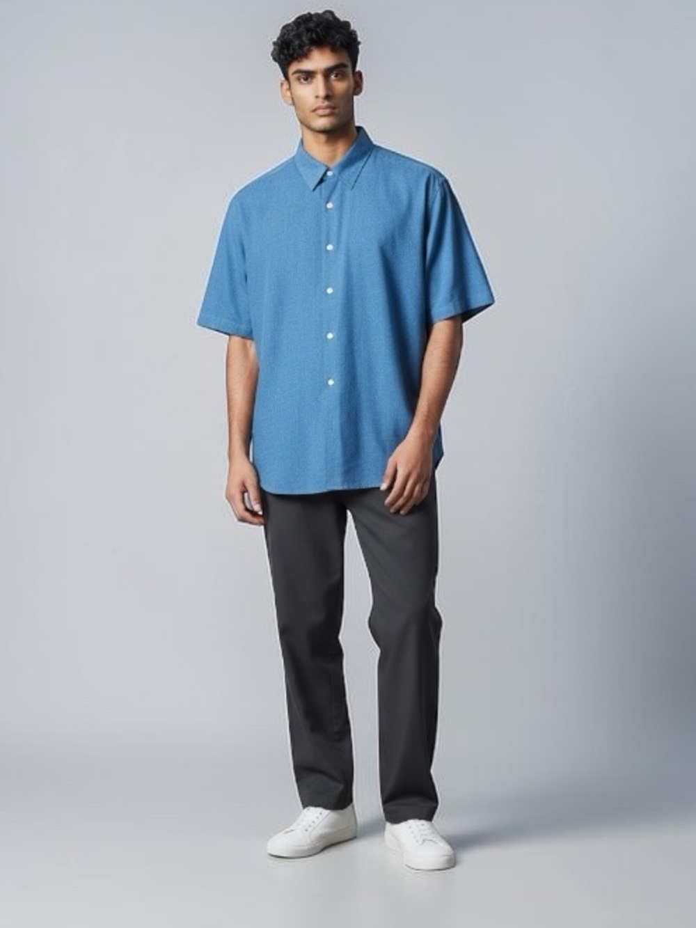 Perry Elia Men's Blue Short-Sleeve Button-Up slim fit stretch Shirt. SKU 121